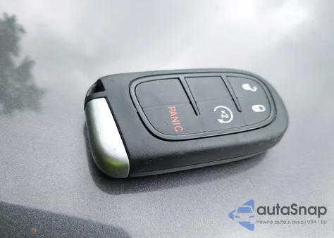 2015 Jeep Cherokee Limited z USA, uszkodzony, nr VIN 1C4PJMDS0FW699585